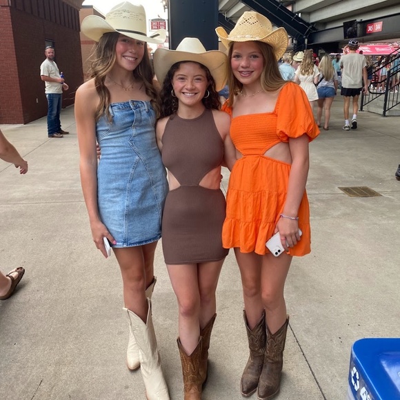 Meet your Posher, Tillie - Picture 6 of 6